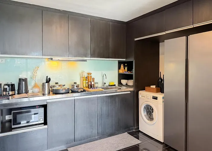 Expansive Luxury 2br - Ultra Fast Wifi - Phrom Phong 度假居 *