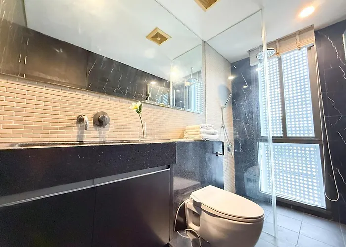 度假居 Expansive Luxury 2br - Ultra Fast Wifi - Phrom Phong *