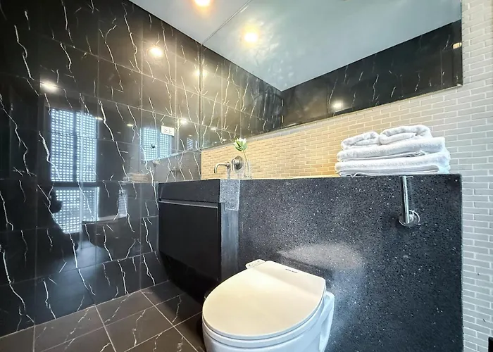 Expansive Luxury 2br - Ultra Fast Wifi - Phrom Phong 度假居 曼谷